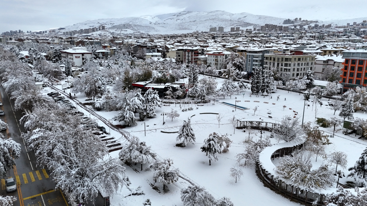 Kar yağışı sonrası kış manzaraları