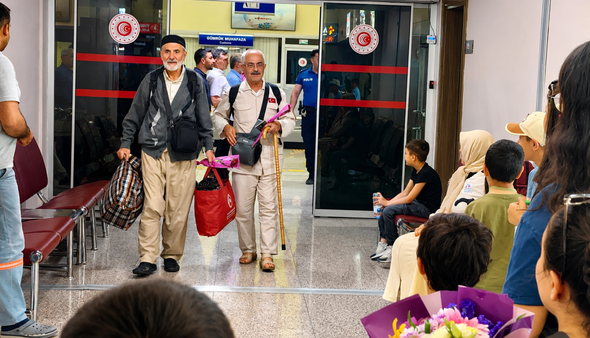 780 Hacı Kutsal Topraklardan Döndü