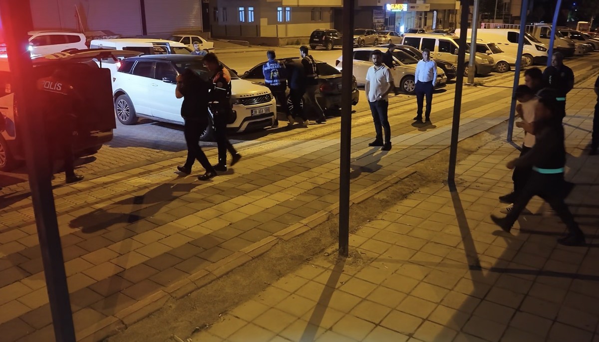 Masaj Salonlarına Fuhuş Operasyonu: 8 İş Yeri Mühürlendi